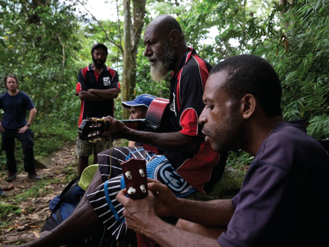 Local porters provide some rest stop entertainment |  <i>Ryan Stuart</i>