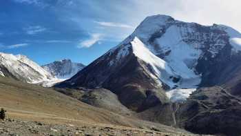 Summit the stunning snow capped peaks of Kang Yaze II and Dzo Jongo