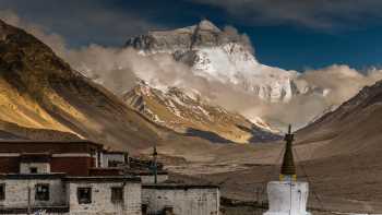 Rongphu Monastery, with Mt Everest in the background
