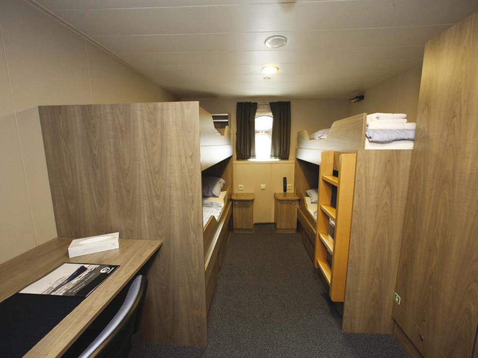 Quadruple cabin Plancius -  Photo: Heiner Kubny